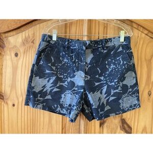 Women’s Gap Tailored Short blue gray floral flat front chino shorts size 8
